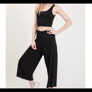 Ridded fabric set with merrow stitch top ,bottom